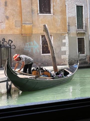 San Marco Apartment With Canal View Veneţia Exterior foto